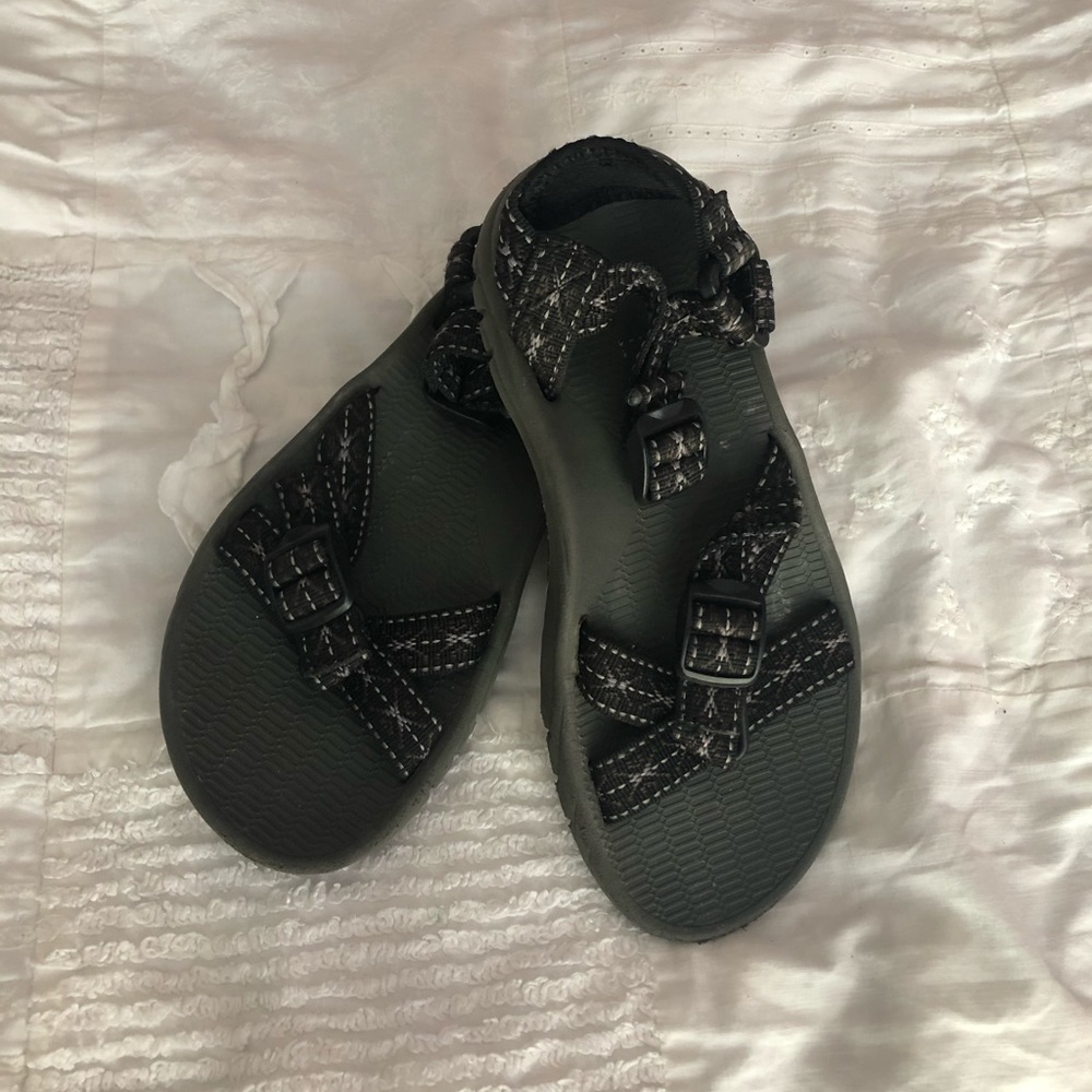 OUTDOOR/HIKING SANDAL!